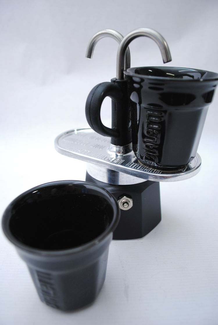 Bialetti Mini Express, 2 tazas cafetera eléctrica, Aluminio, Negro :  : Hogar y Cocina