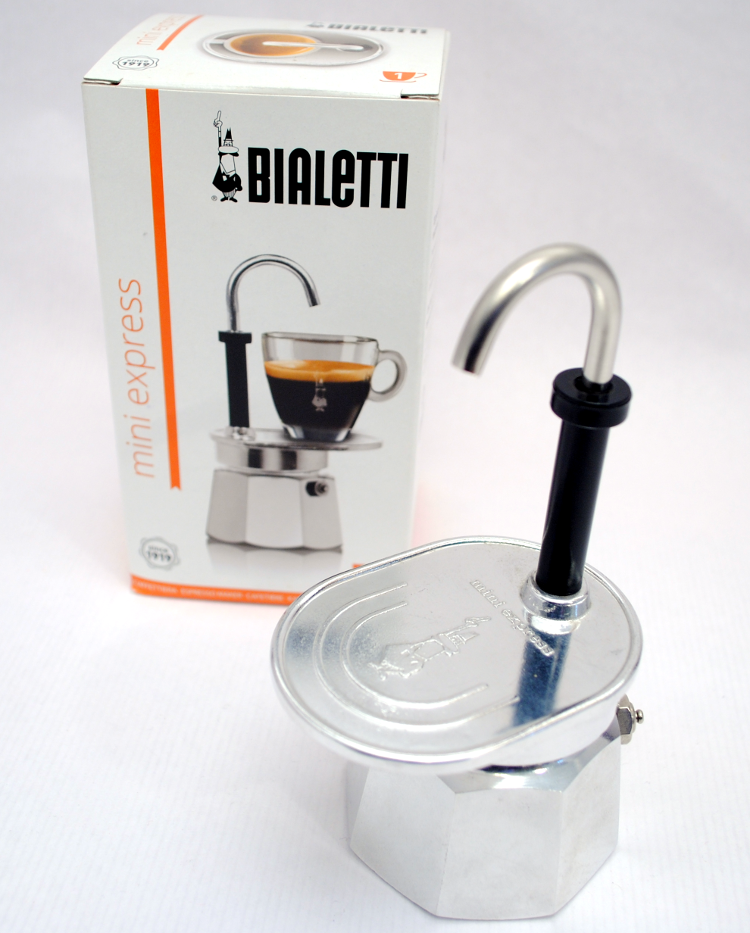 Casa Cuesta - La Cafetera Mini Express de Bialetti permite servir el café  directamente en sus 2 tazas y será la nueva y emocionante adición en tu  cocina. Disfruta un expreso rico